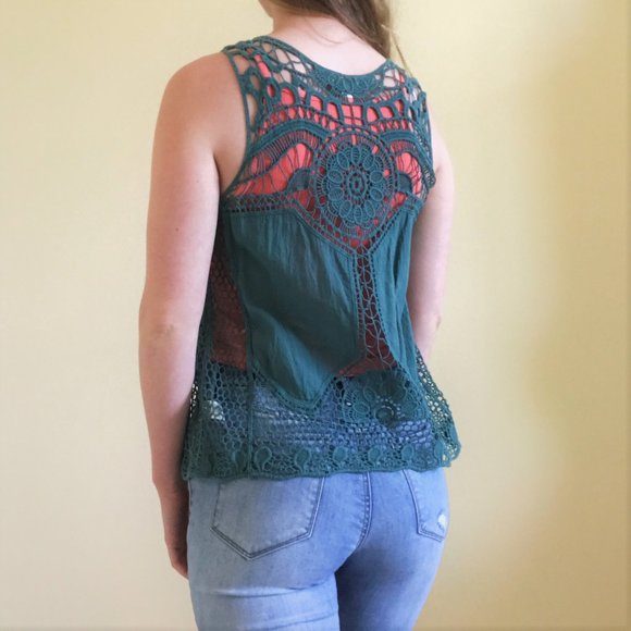 Green Crochet Floral/Geometric Summer Top - Picture 3 of 5